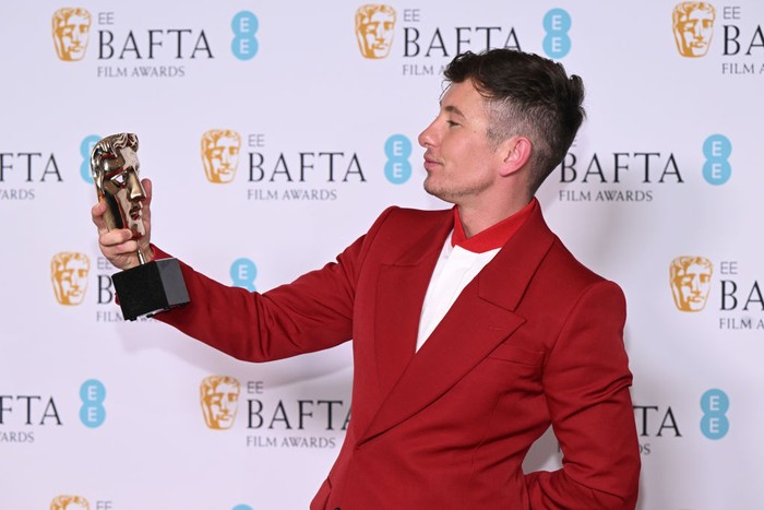 LONDON, ENGLAND - FEBRUARY 19: Barry Keoghan, winner of Best Supporting Actor for The Banshees of Inisherin,  during the EE BAFTA Film Awards 2023 at The Royal Festival Hall on February 19, 2023 in London, England. (Photo by Stephane Cardinale - Corbis/Corbis via Getty Images)