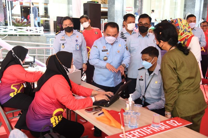 7.076 Pegawai Kemenkumham Dapat Vaksin Booster Kedua COVID-19