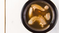 Di Malaysia ada sup torpedo yang terbuat dari testis sapi jantan. Hidangan ini juga dikenal dengan sebutan Soup Number Five yang diyakini punya manfaat meningkatkan libido.