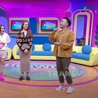 Beberapa juga menyebut penampilan Amanda Manopo jadi terlihat mirip dengan Ayu Ting Ting. Pasalnya keduanya sama-sama bergaya ala cewek Korea. Bagaimana menurutmu? Foto: Brownis Trans TV