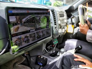 Nggak Pakai Nyetop! Cuma Mantau dari Mobil, Polisi Tilang Pelanggar Lalu Lintas