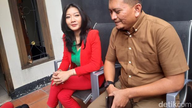 Ayu Dewanta Sari, pengacara Rizal Djbran.