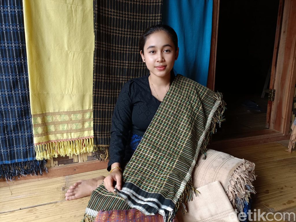Ayu Dewi Youtuber Baduy luar