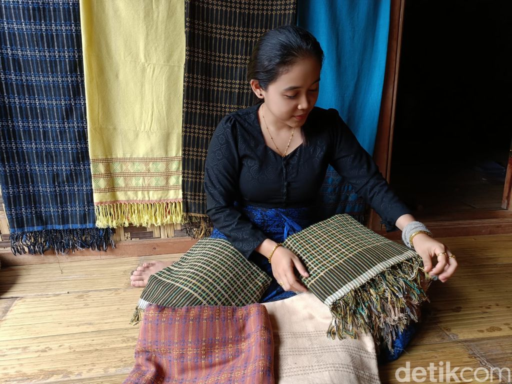 Ayu Dewi Youtuber Baduy luar