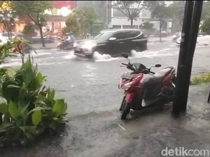 Cuaca Ekstrem Ancam Jatim, Dispendik Surabaya Imbau Tak Berkegiatan Luar Kota