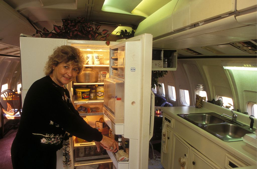 Boeing dan Silo rudal sebagai rumah di Amerika Serikat pada Maret 1997 - dapur boeing Jo Ann Ussery. (Raphael GAILLARDE/Gamma-Rapho via Getty Images)