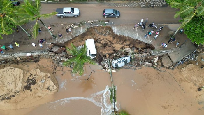 A view shows the damage caused by severe rainfall in Ilhabela, Brazil, February 19, 2023, in this picture obtained from social media. Tribuna do Povo/Caio Gomes/via REUTERS  THIS IMAGE HAS BEEN SUPPLIED BY A THIRD PARTY. MANDATORY CREDIT. NO RESALES. NO ARCHIVES.