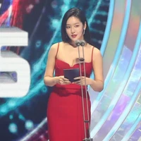 Sebelumnya Cha Joo Young mengungkap bahwa dia sengaja menaikkan berat badan 5-6 kg untuk menyesuaikan peran Choi Hye Jeong. Aktris 32 itu pun tidak mengontrol pola makan sebelum syuting.  Foto: Dok. Netflix, Osen