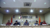 Selain itu juga mengkritisi kinerja Bawaslu terkait pengawasan sebelum masa kampanye.
