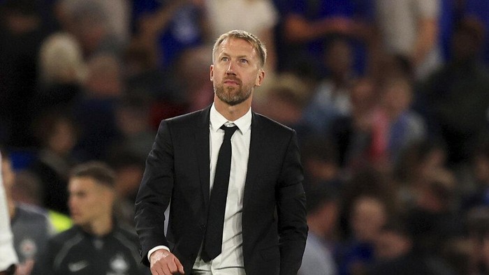 Chelsea Manager Graham Potter watches during the champions League soccer match between Chelsea and Red Bull Salzburg at the Stamford Bridge in London, England, in London , England, Wednesday, Sept. 14, 2022. (AP Photo/Leila Coker)