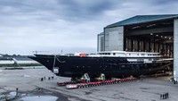 Kapal dengan layar 127 meter ini dibangun di Oceanco di Belanda.