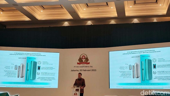 HM Sampoerna Rilis Produk Bebas Asap Terbaru, Harga Mulai dari Rp 499.000 PT HM Sampoerna Tbk. memperkenalkan inovasi terbaru berbasis sains dan teknologi paling mutakhir untuk produk tembakau bebas asap, yaitu IQOS ILUMA. Dalam acara peluncuran, ada tiga jenis IQOS ILUMA yang harganya mulai dari Rp 499.000.