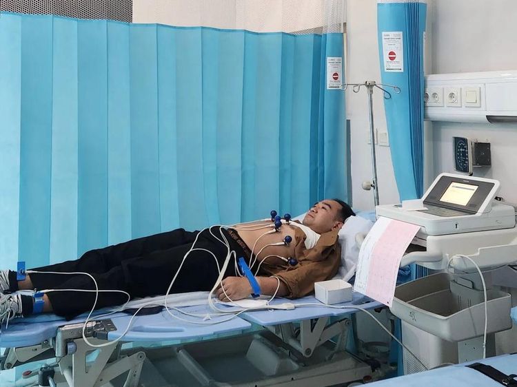 5 Potret Iwet Ramadhan Kabarkan Perdarahan Selaput Otak