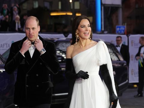 Kate Middleton di BAFTA Film Awards 2023 LONDON, ENGLAND - FEBRUARY 19: Catherine, Princess of Wales, attends the EE BAFTA Film Awards 2023 at The Royal Festival Hall on February 19, 2023 in London, England. The Prince of Wales, President of the British Academy of Film and Television Arts (BAFTA), and The Princess will attend the Awards ceremony before meeting category winners and EE Rising Star Award nominees. (Photo by Chris Jackson/Getty Images)