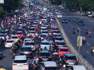 Lalin di Kampung Melayu Besar Macet Pagi Ini, Kendaraan Padat Merayap