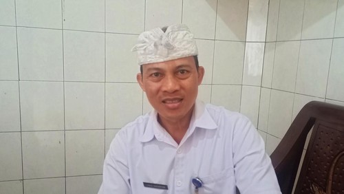 Kepala Dinas Pemberdayaan Masyarakat dan Desa (DPMD) Kabupaten Karangasem I Made Sugiartha saat ditemui di ruang kerjanya Senin (20/2/2023).