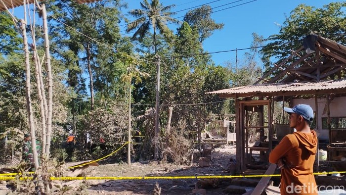 ledakan dahsyat terjadi di Dusun Sadeng Desa Karangbendo Kecamatan Ponggok Kabupaten Blitar