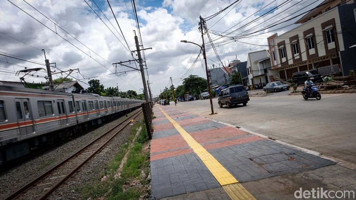 Melihat Jalan Tembus Jakarta yang Dianggap Bukan Solusi Permanen Urai Macet Pemprov DKI Jakarta bakal membangun 10 jalan tembus untuk mengurangi macet di ibu kota. Kebijakan ini dianggap bukan solusi permanen mengatasi macet.
