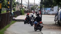 Permasalahan mendasar biang kemacetan di DKI Jakarta ialah pertambahan kendaraan bermotor yang tidak terkendali.