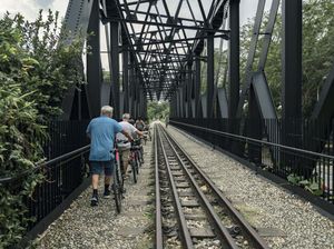 Menyusuri Jalur Kereta Api Tua di Singapura yang Kini Jadi Cagar Alam
