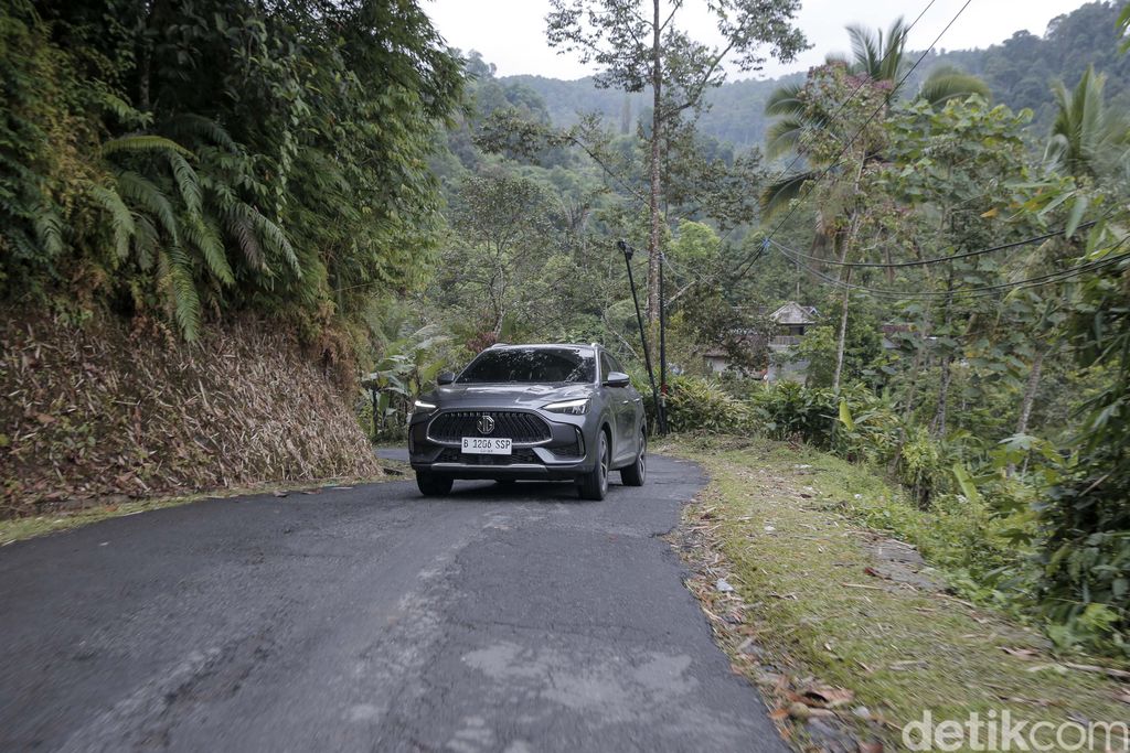 MG New HS Road Trip ke Banten dan Jawa Barat