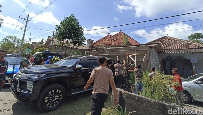 Mobil Dandim ledakan mercon blitar