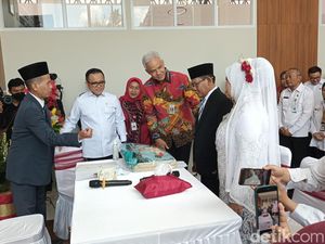 Momen MenPAN-RB dan Ganjar Jadi Saksi Nikah Dadakan di MPP Sragen