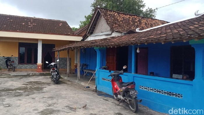 Rumah Bambang dan keluarganya di Dusun gunung Mojo, Desa Ringin Putih.