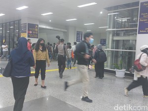 Cerita Pengguna KRL Berlarian Kejar Kereta Saat Transit di Stasiun Manggarai