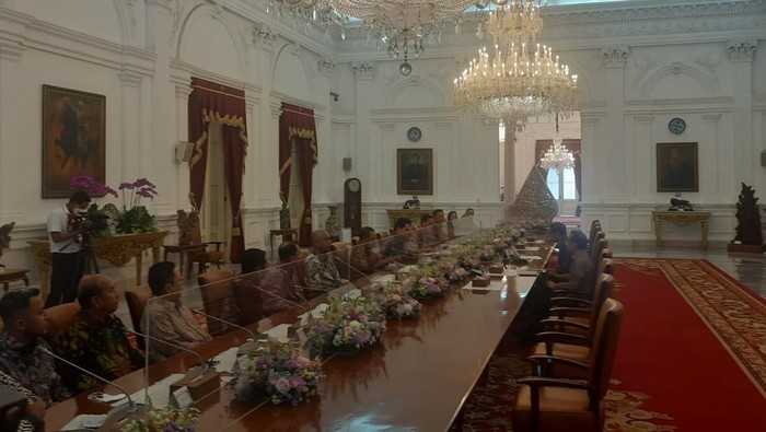 Pertemuan Presiden Joko Widodo (Jokowi) dengan jajaran pengurus PSSI di Kompleks Istana Kepresidenan