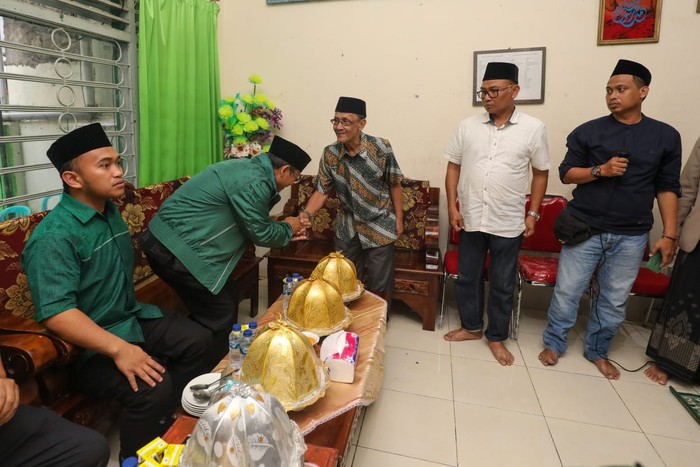 Plt Ketua Umum Partai Persatuan Pembangunan (PPP) Muhamad Mardiono menjalin silaturahmi dan mengunjungi Pondok Pesantren Tilawah dan Tahfidzul Qur’an Yayasan Masjid Taqwa, Senin (20/2).