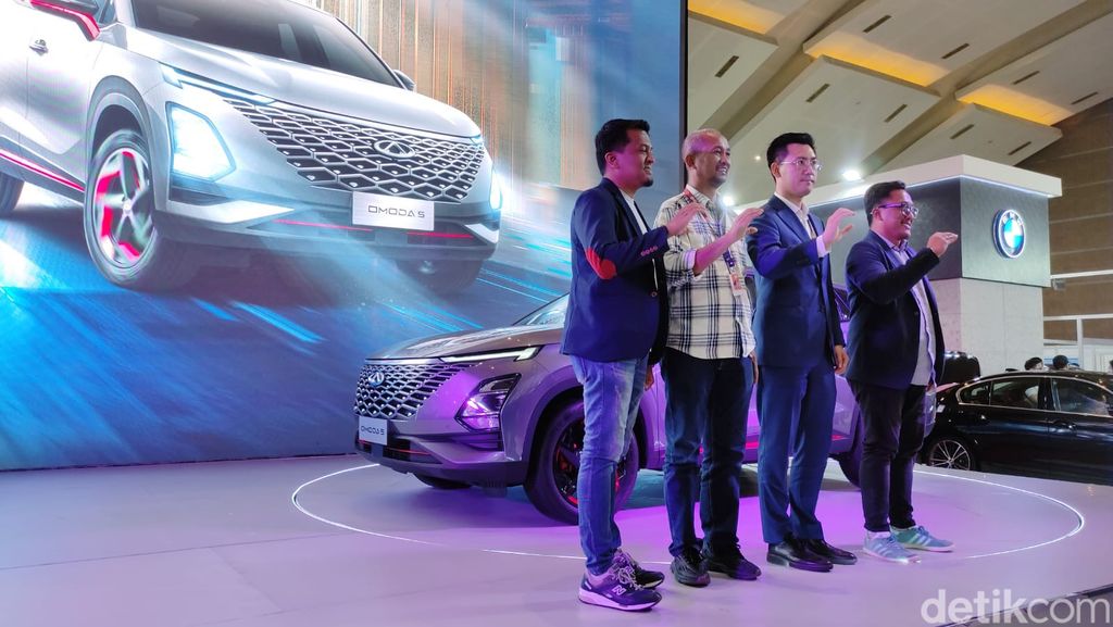 Presentasi Chery Omoda 5 di IIMS 2023.