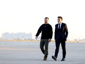 Macron Kaji Dialog dengan Rusia, Zelensky: Buang-buang Waktu!