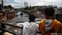 Proyek sodetan Kali Ciliwung ini sempat mangkrak enam tahun lamanya sebelum kemudian dilanjutkan di era Pj Gubernur DKI Jakarta Heru Budi. Pradita Utama/detikcom