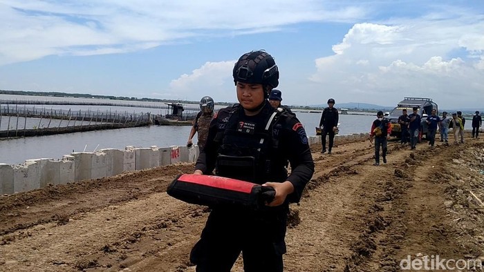 Proses disposal temuan granat di Pekalongan. Foto diunggah Senin (20/2/2023)