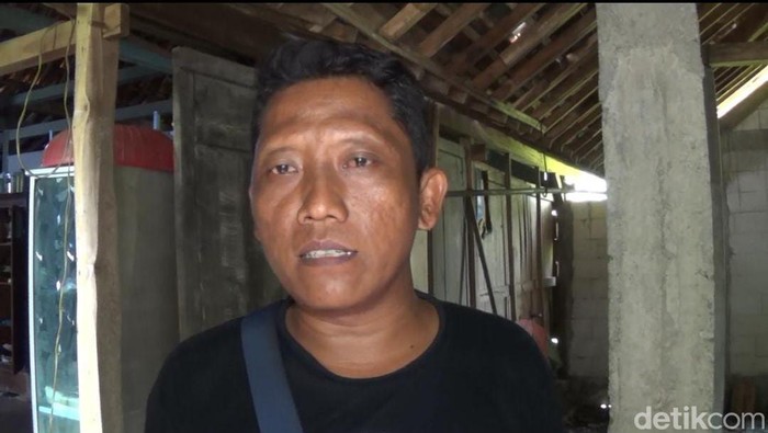 Purwanto, kerabat suami instruktur senam yang ditemukan tewas bersimbah darah di Ngawi.