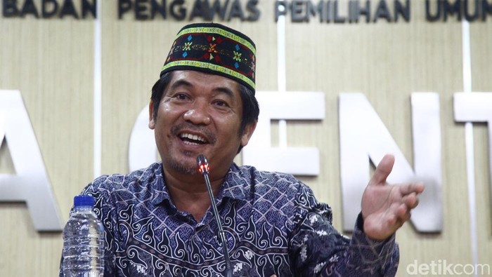 Ray Rangkuti Menduga Penundaan Rapat DPR sebagai Strategi, Serukan Kewaspadaan