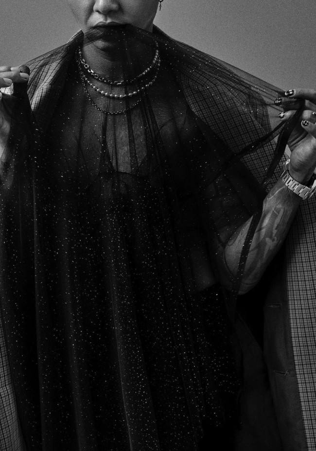 Beberapa menyebut gaya Reza Arap itu jadi terlihat seperti penyanyi luar negeri, Sam Smith. Otewe jadi sam smith keknya, komentar salah seorang netizen. Foto: Instagram/@ybrap