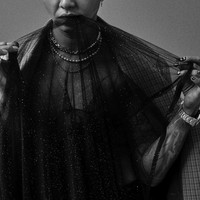 Beberapa menyebut gaya Reza Arap itu jadi terlihat seperti penyanyi luar negeri, Sam Smith. Otewe jadi sam smith keknya, komentar salah seorang netizen. Foto: Instagram/@ybrap