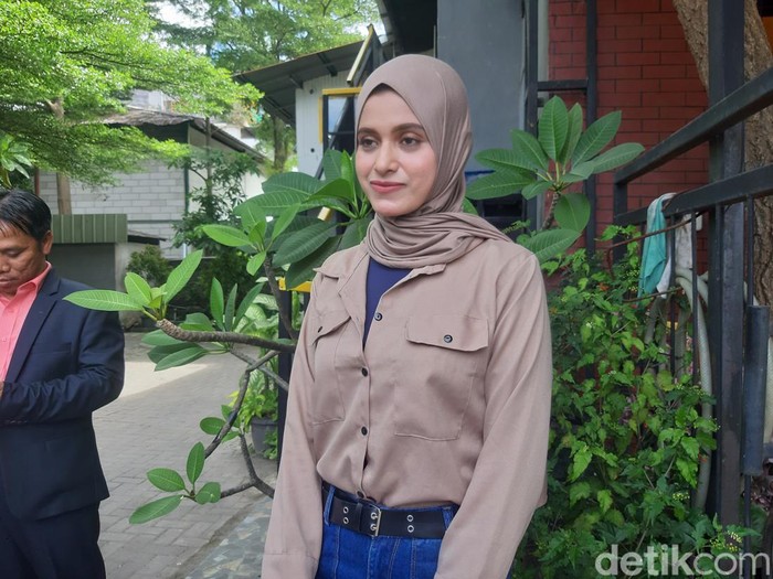 Sarah istri Rizal Djibran