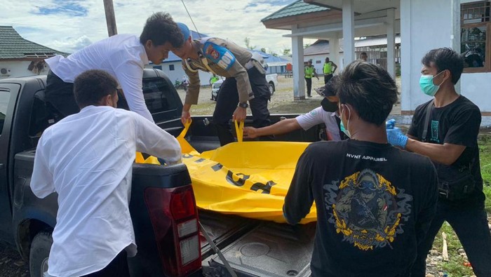 Seorang pria bernama Hamid ditemukan tewas dengan banyak luka tusuk dan sayatan di Jalan Poros Logpon KM, Distrik Dekai, Kabupaten Yahukimo, Papua Pegunungan.