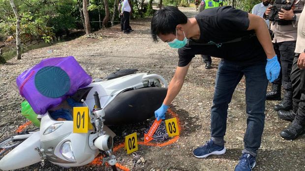 Seorang pria bernama Hamid ditemukan tewas dengan banyak luka tusuk dan sayatan di Jalan Poros Logpon KM, Distrik Dekai, Kabupaten Yahukimo, Papua Pegunungan.