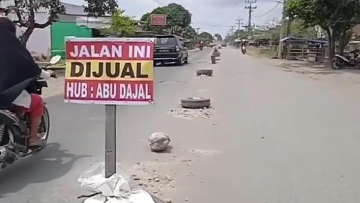 Spanduk Jalan Ini Dijual Hub: Abu Dajjal di Langkat (Foto: Istimewa)