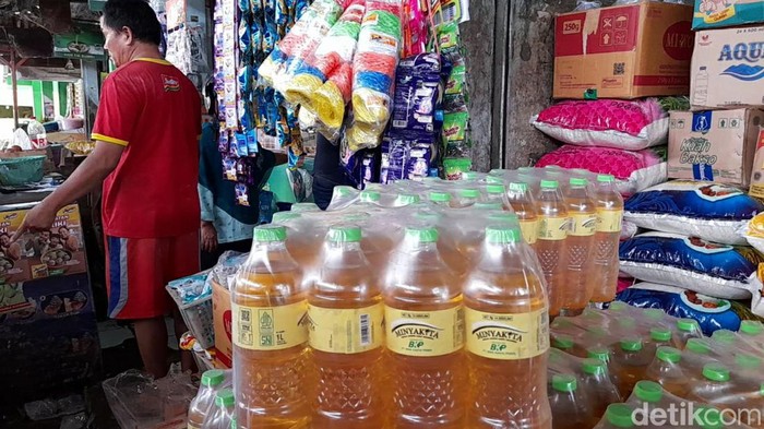 Stok Minyakita di Pasar Brebes, Senin (20/2/2023).
