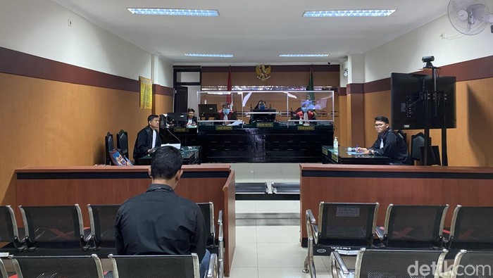 Suasana sidang lanjutan kasus dukun sianida di Sukabumi