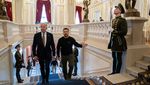 Surprise... Ini Momen Biden Mendadak Kunjungi Ukraina