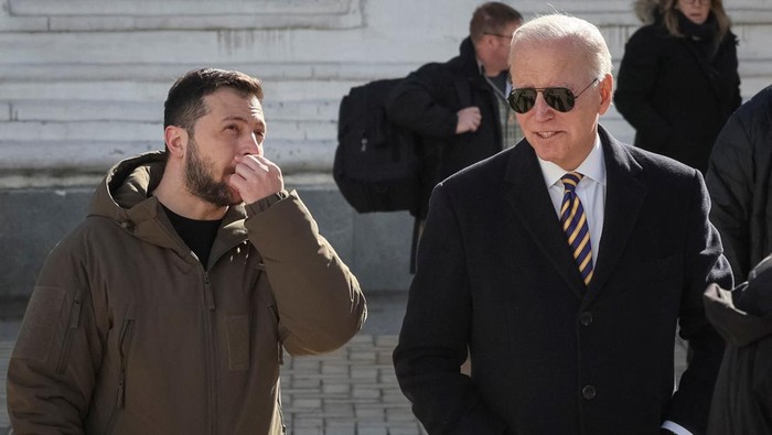 Ternyata Tak Rahasia-rahasia Amat Kunjungan Biden ke Ukraina