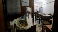 Sementara itu, Menteri Dalam Negeri Pakistan, Rana Sanaullah, menyebut para penyerang dipersenjatai dengan granat hingga rocket. Mereka, kata dia, bahkan menembaki gerbang kompleks polisi dengan roket.  