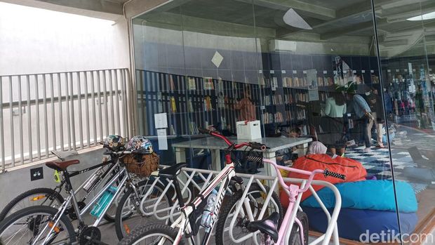 taman Literasi Blok M atau Taman Literasi Martha Christina Tiahahu