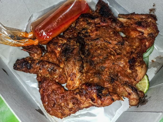 Tempat makan ayam taliwang